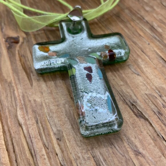 Murano Style Glass Green Silver Shimmer Cross Pendant Ribbon Necklace - Picture 4 of 6